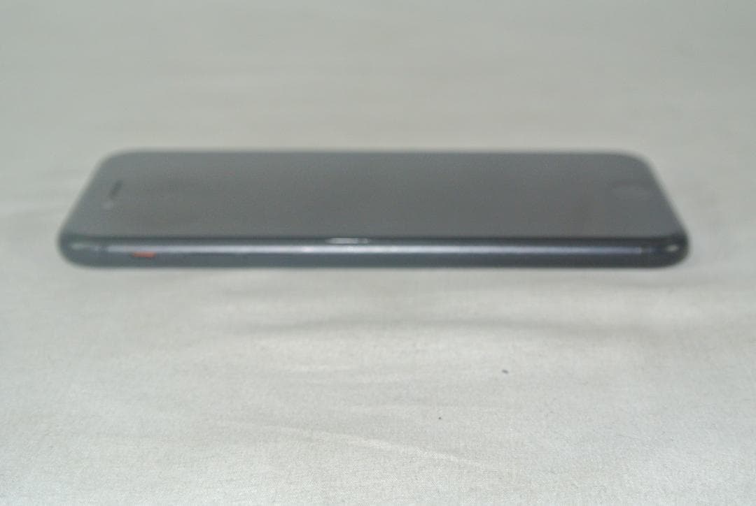 Apple iPhone SE（第2世代）64GB ブラック MHGP3J/A