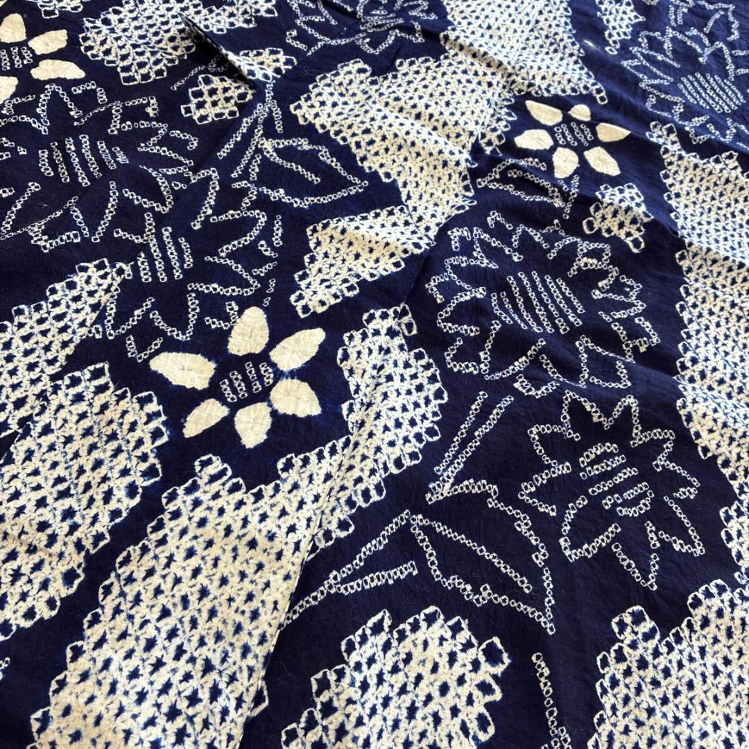 ■E4664■美品■木綿■藍染　有松鳴海絞り　縞に花柄　浴衣■丈166　裄丈67