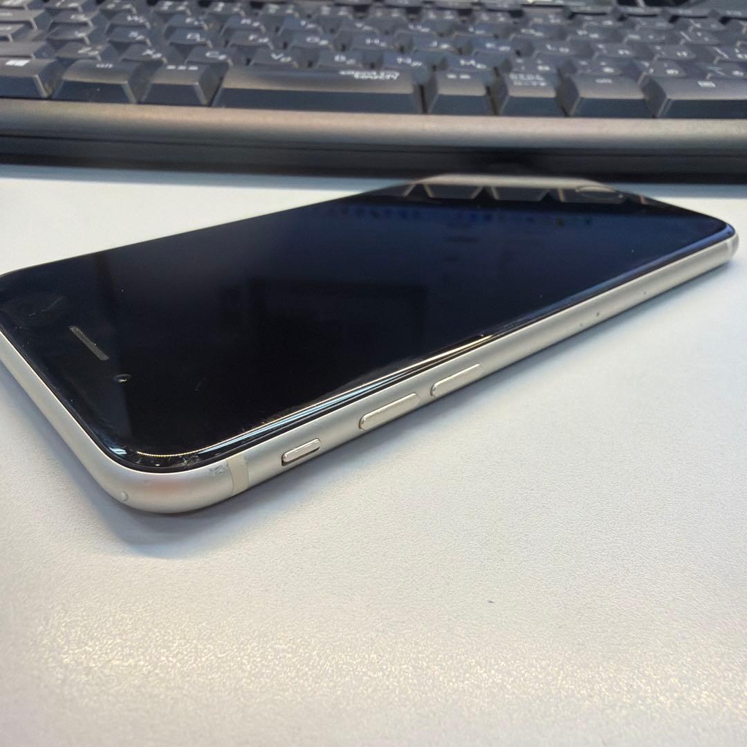 iPhone SE3 64GB スターライト 85% 背面傷大 機能不良無し