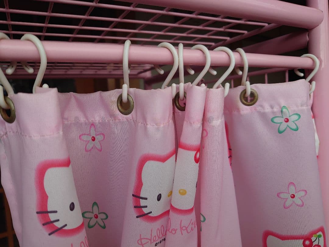 Sanrio　ハローキティ　さくらんぼ　衣装ラック　ピンク　平成レトロ　サンリオ