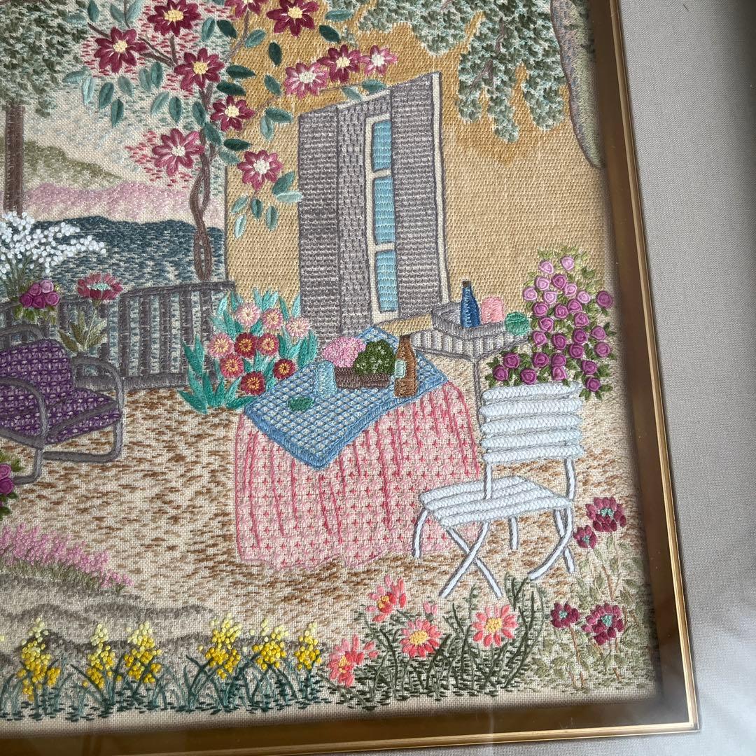 戸塚刺繍作品額　 庭の風景