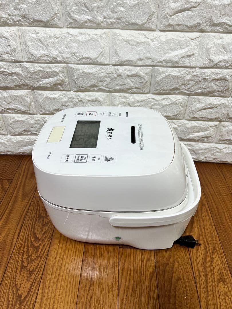 東芝 5.5合 真空圧力IH炊飯器 炎匠炊き RC-10VSR(W) ホワイト