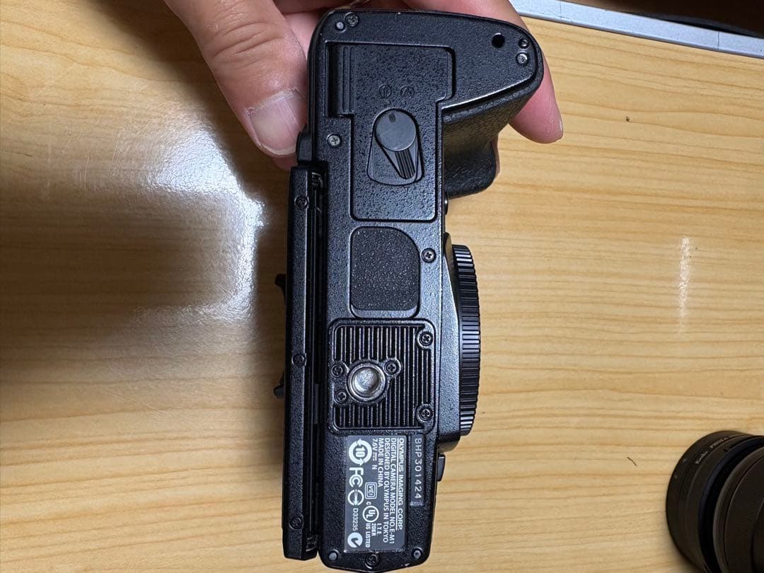 OLYMPUS OM-D ミラーレス一眼カメラ 本体と付属品