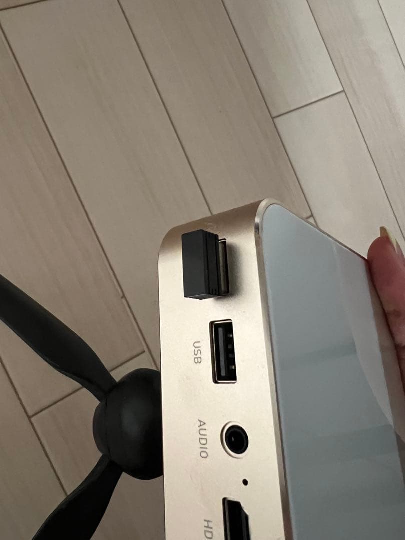 ゴールド コンパクトプロジェクター 本体