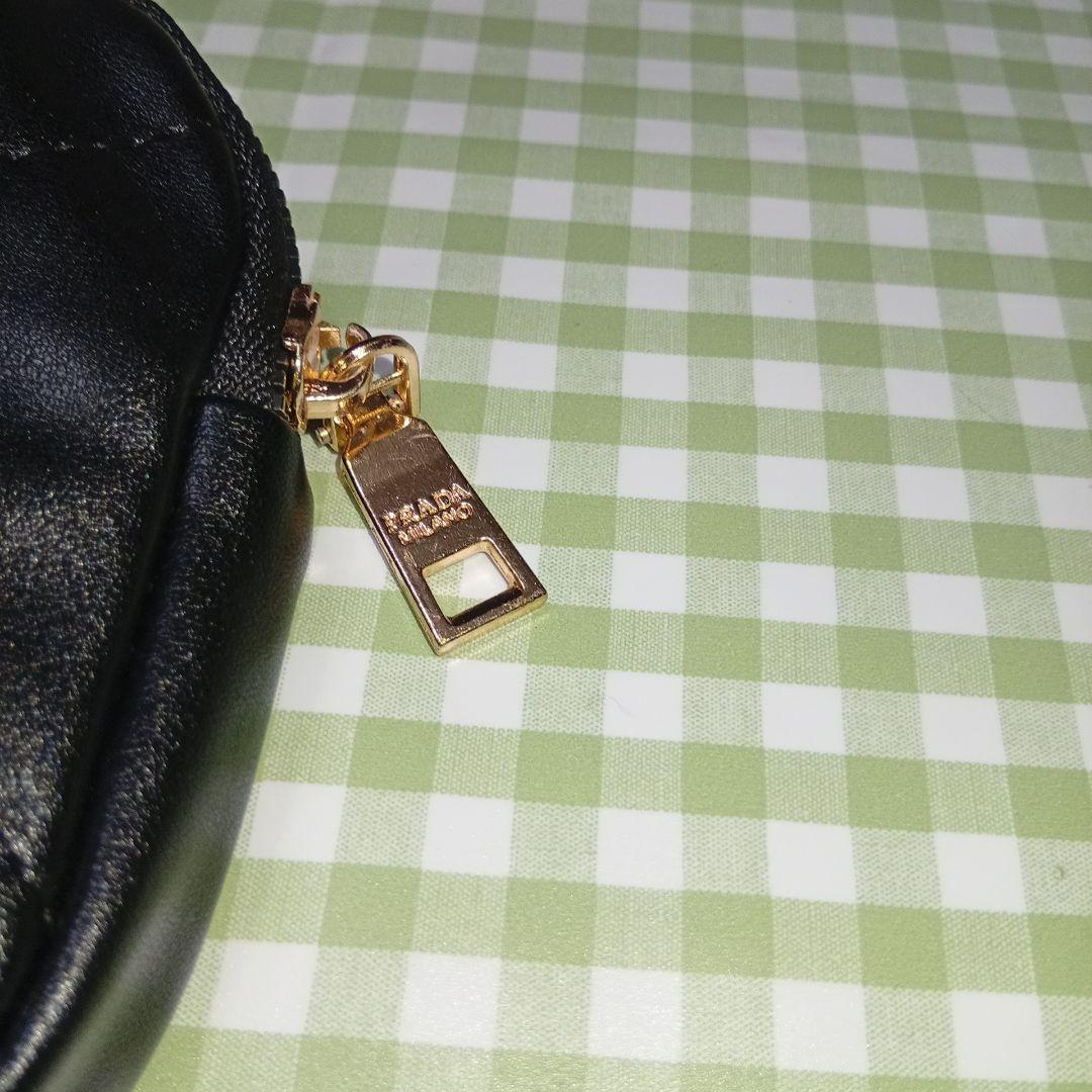 PRADA ブラックショルダーバッグ キルティング　ノベルティ