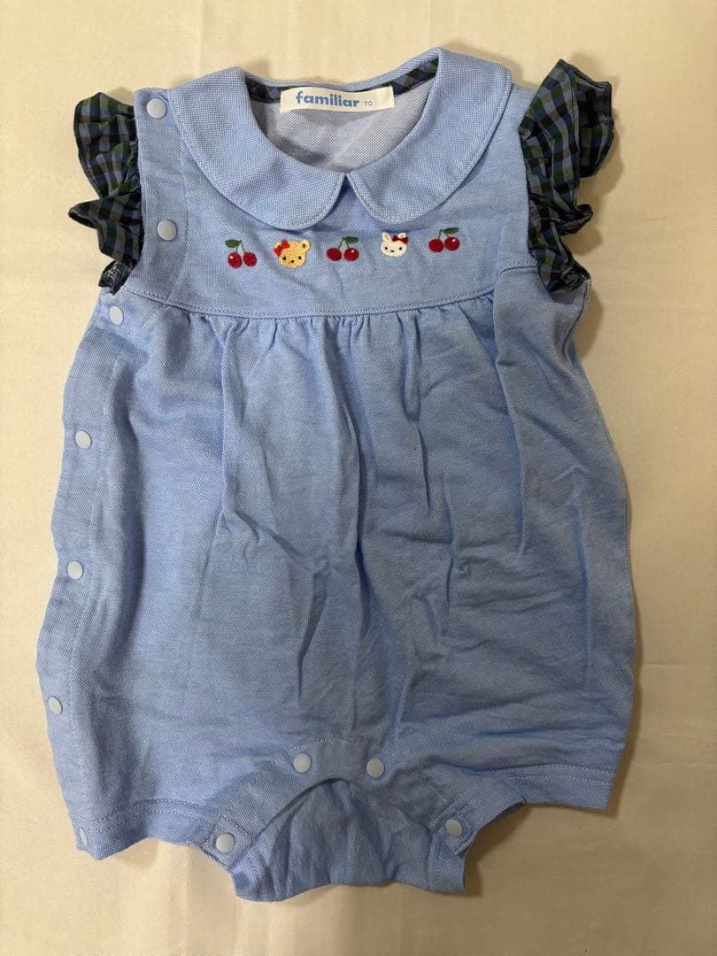 ファミリア　美品　ロンパース　袖付ロンパス　フリル袖　うさぎクマ　ブルー