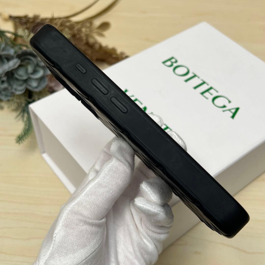 ボッテガヴェネタ iPhone16proケース ブラック イントレチャート