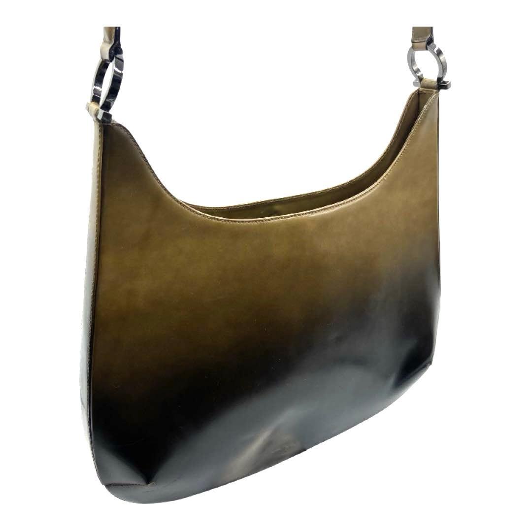 サルヴァトーレフェラガモ ガンチーニ エナメルグラデーションワンショルダーバッグ