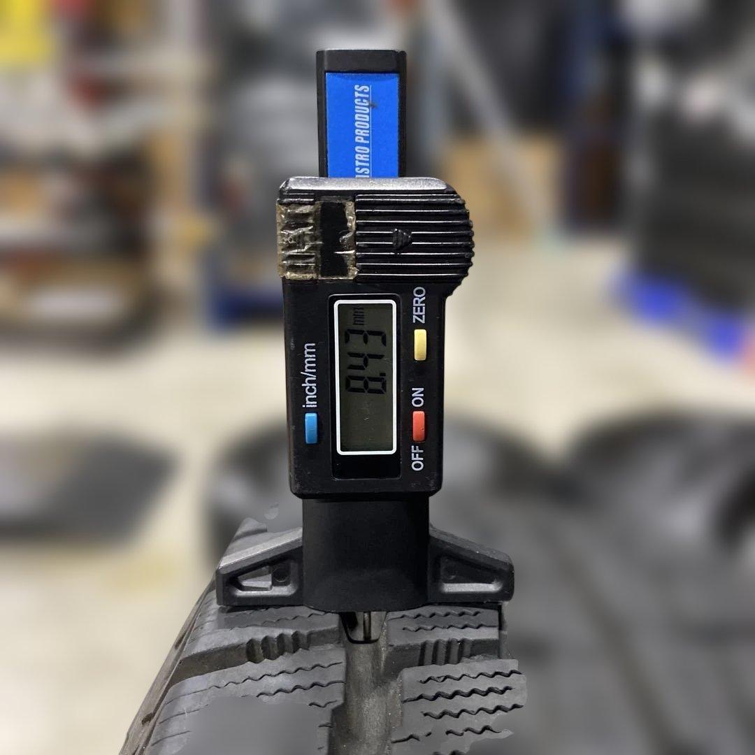 中古バリ溝ハンコックスタッドレスセット195/80R15LT 200系ハイエース