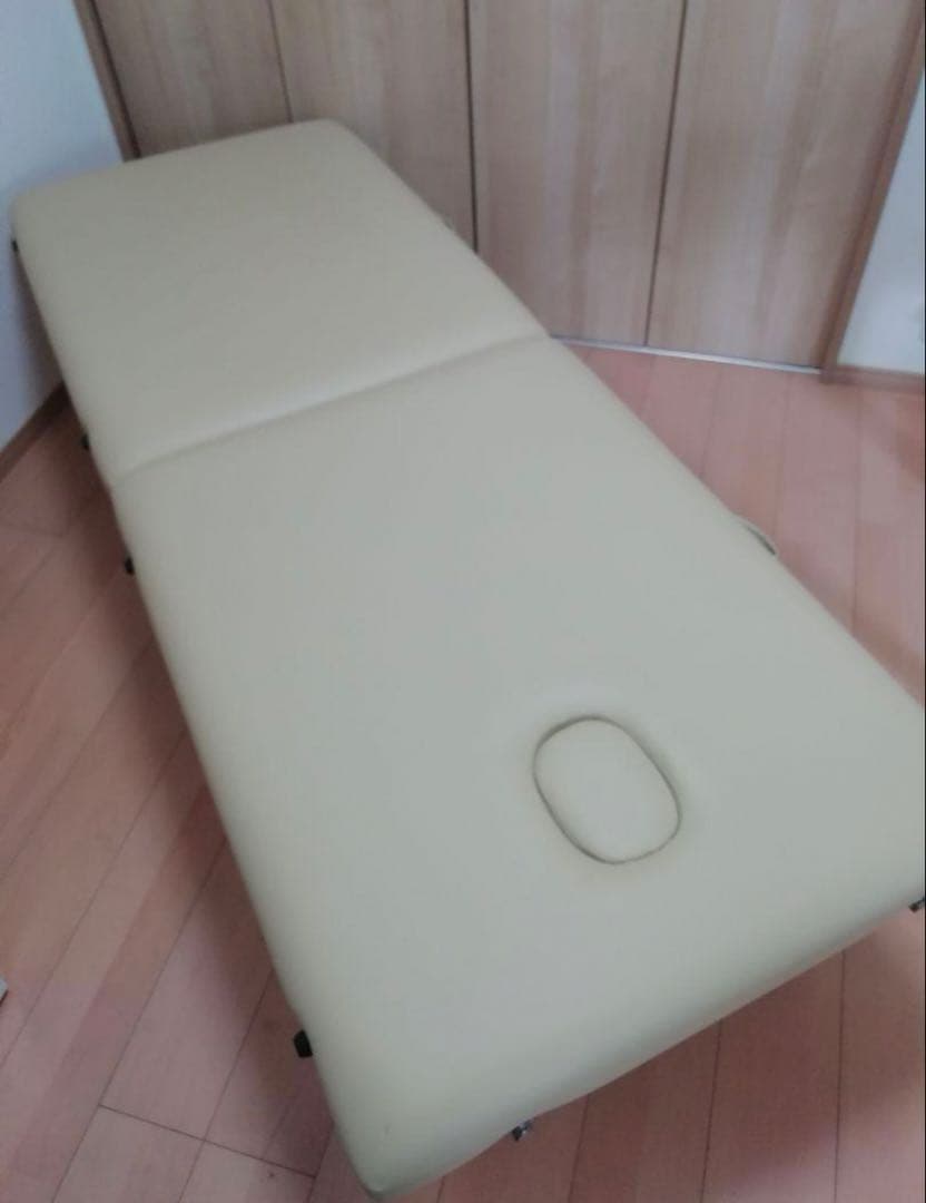 施術ベッド【手渡し9000円】エステ　マッサージ