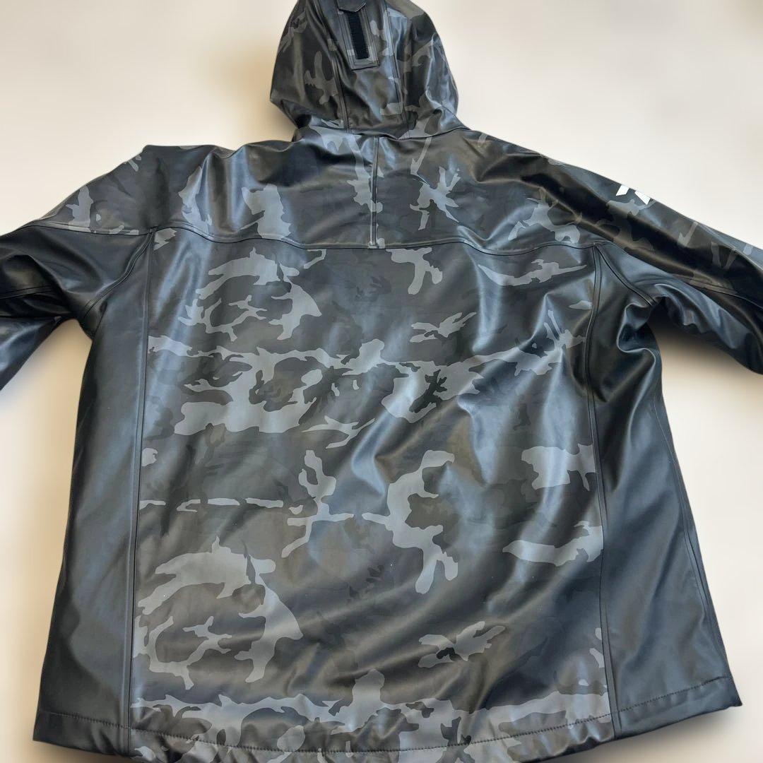 ダイワDaiwaオーシャンサロペット　ウインタースーツ防寒ブラックカモフラージュ