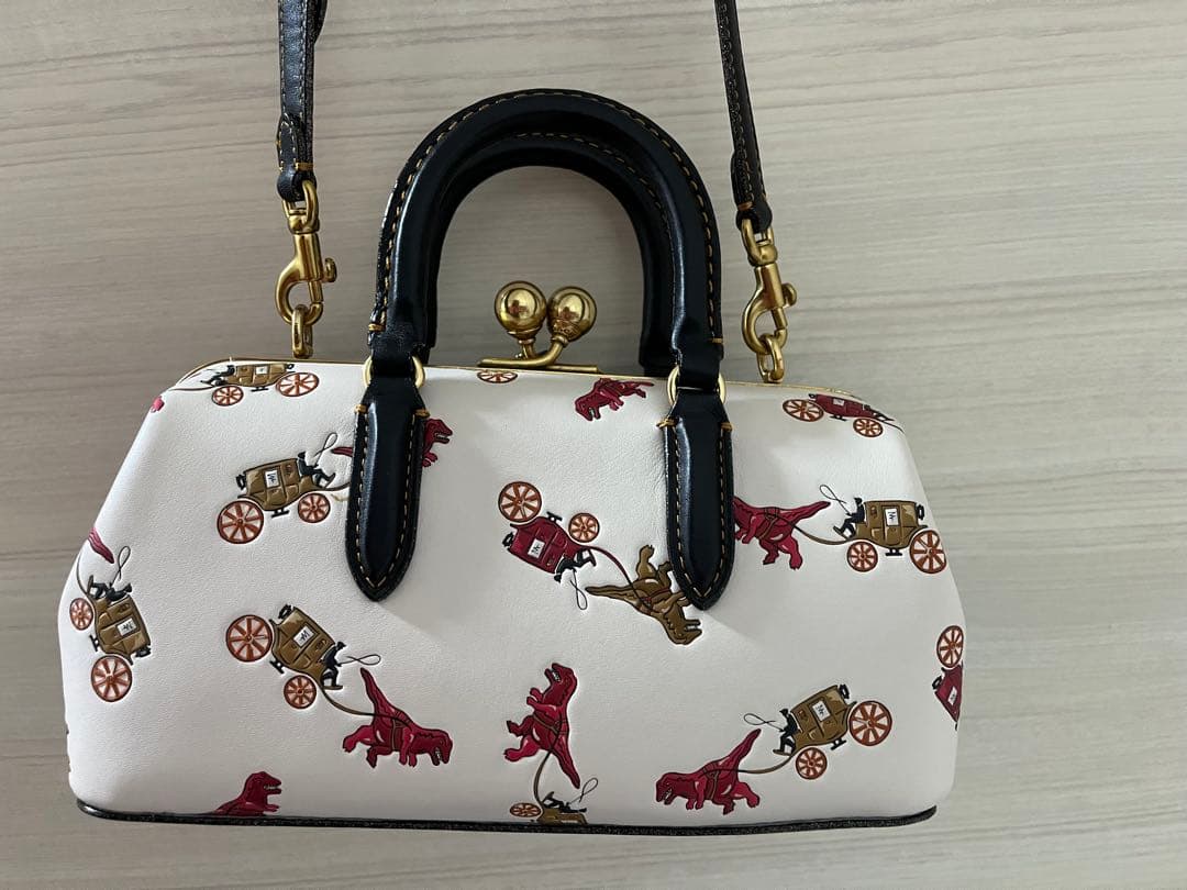 コーチ　レキシーキスロックサッチェルバッグ