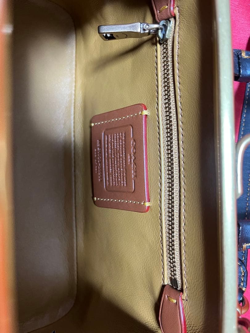 コーチ　レキシーキスロックサッチェルバッグ