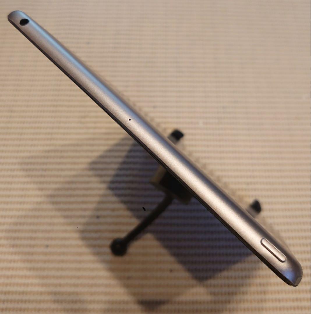 完動品iPad第6世代(A1893)本体32GBグレイ送料込ZJF8J