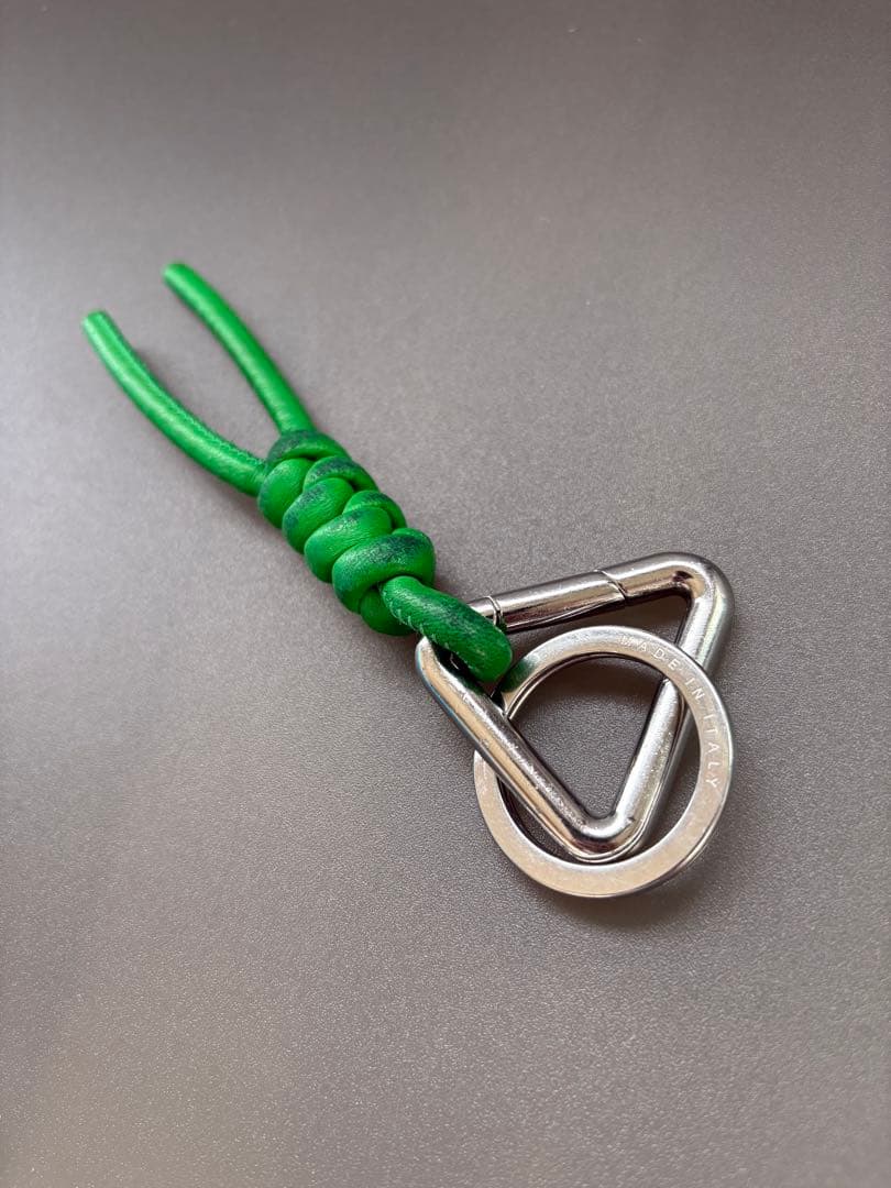 Bottega Veneta トライアングル キーリング <No.819>