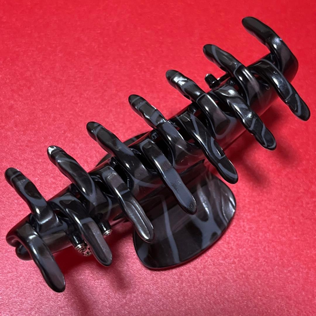 アレクサンドルドゥパリ ヘアクリップ　ブラックマーブル