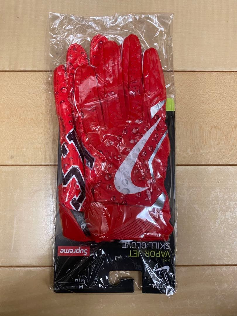 Supreme®/Nike® Vapor Jet Football Gloves