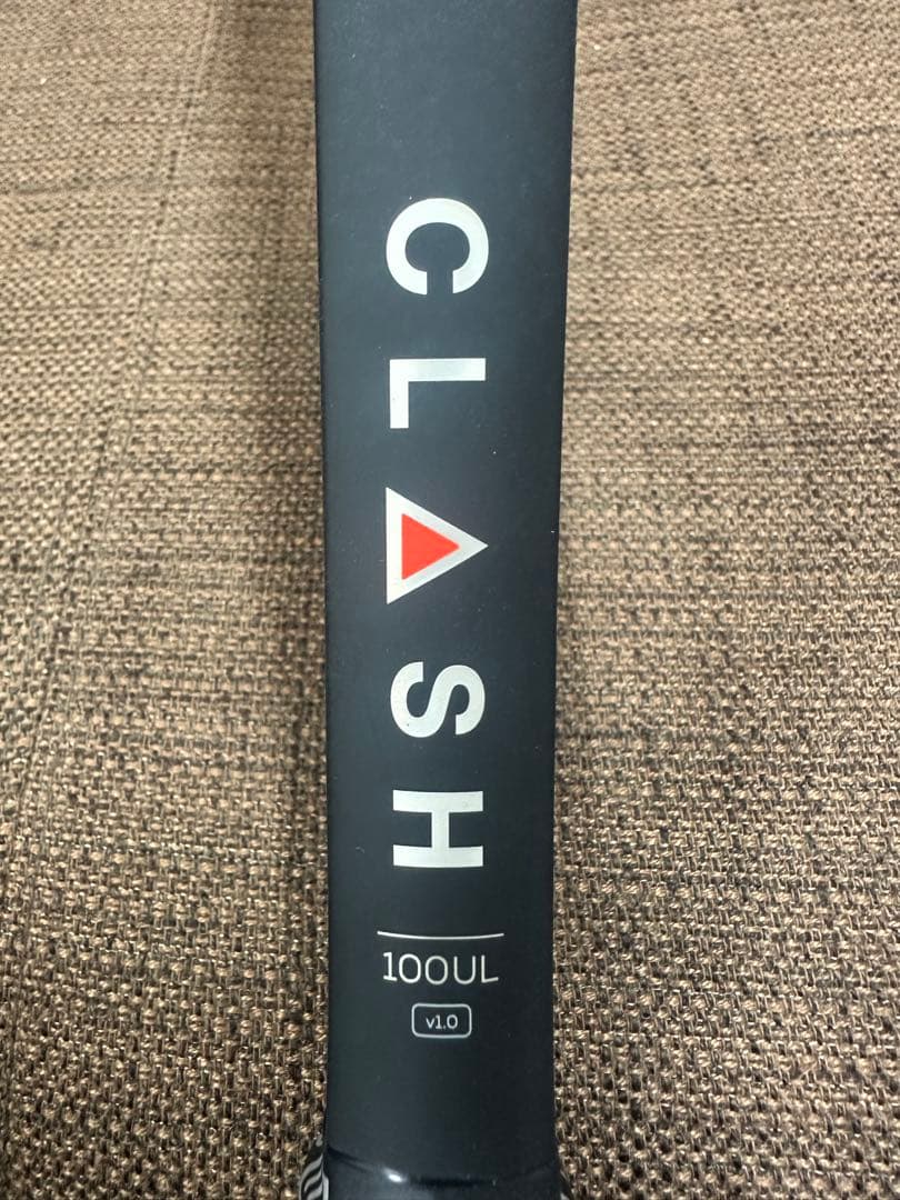 ① ウィルソン テニスラケット　CLASH 100UL TOUR v1.0