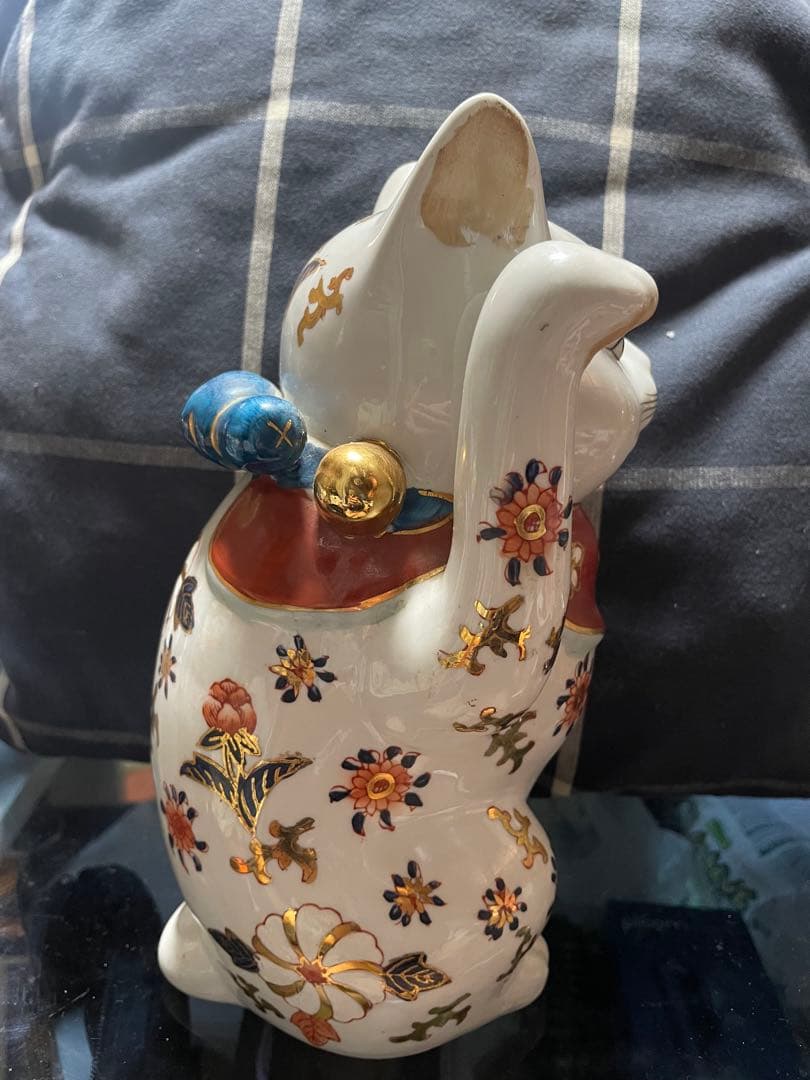 招き猫 伊万里焼 右手挙げ