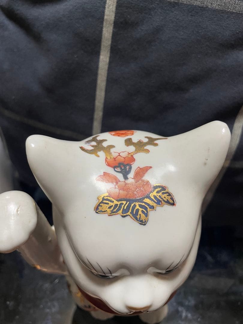 招き猫 伊万里焼 右手挙げ