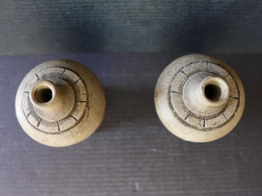 蔵出し　時代物　古瀬戸　大変古い酒器　酒器一対　小壺　白釉薬　古美術　骨董
