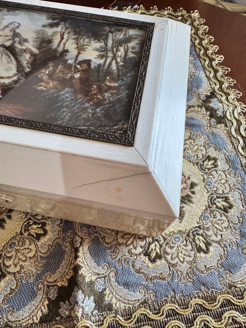 木製オルゴール ダンスフィギュア付き