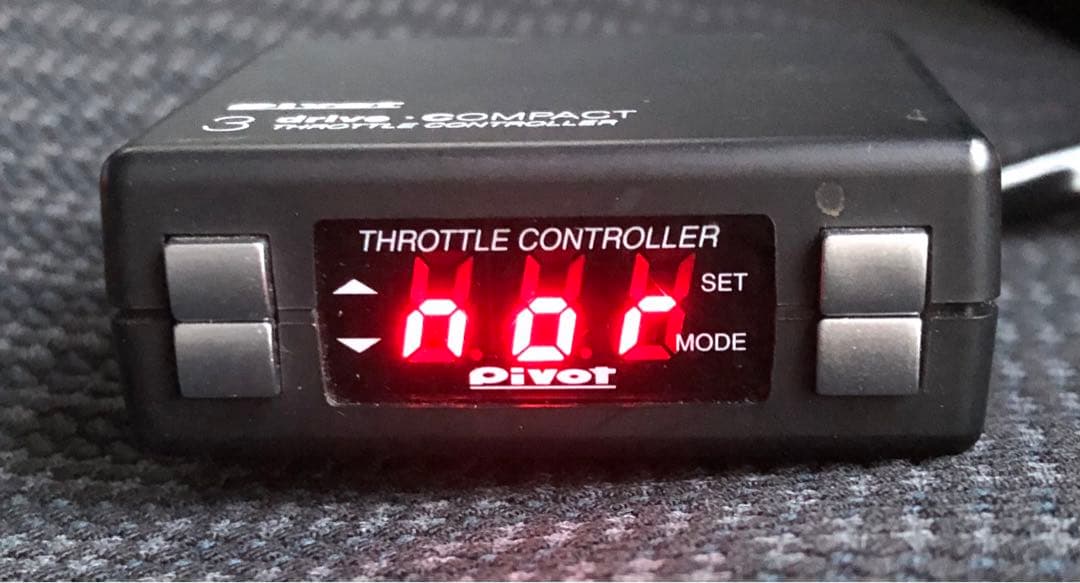 PIVOT 3 drive COMPACT スロットルコントローラー　THC日産