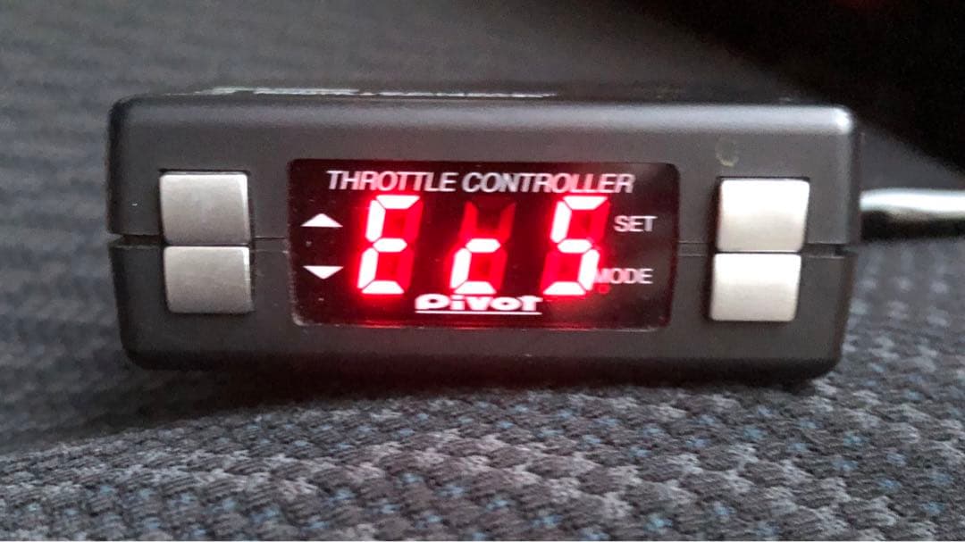 PIVOT 3 drive COMPACT スロットルコントローラー　THC日産