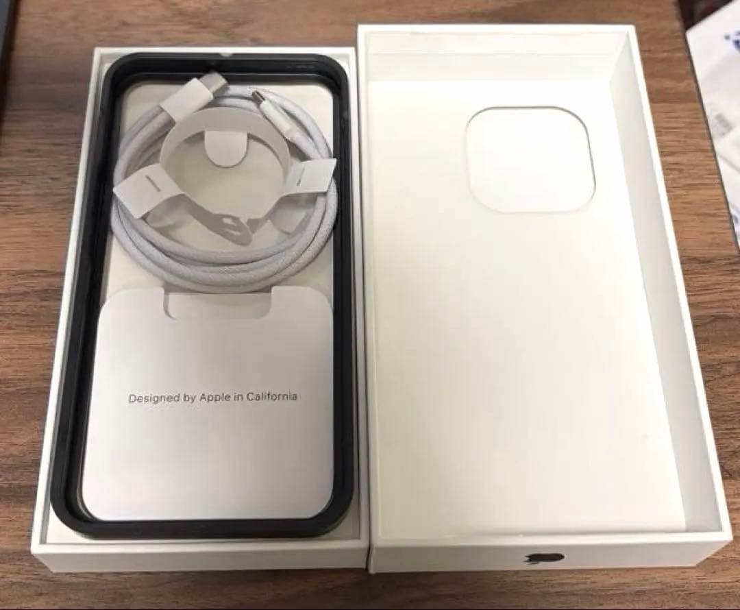【美品】iPhone 15 Pro 256GB ブルーチタニウム