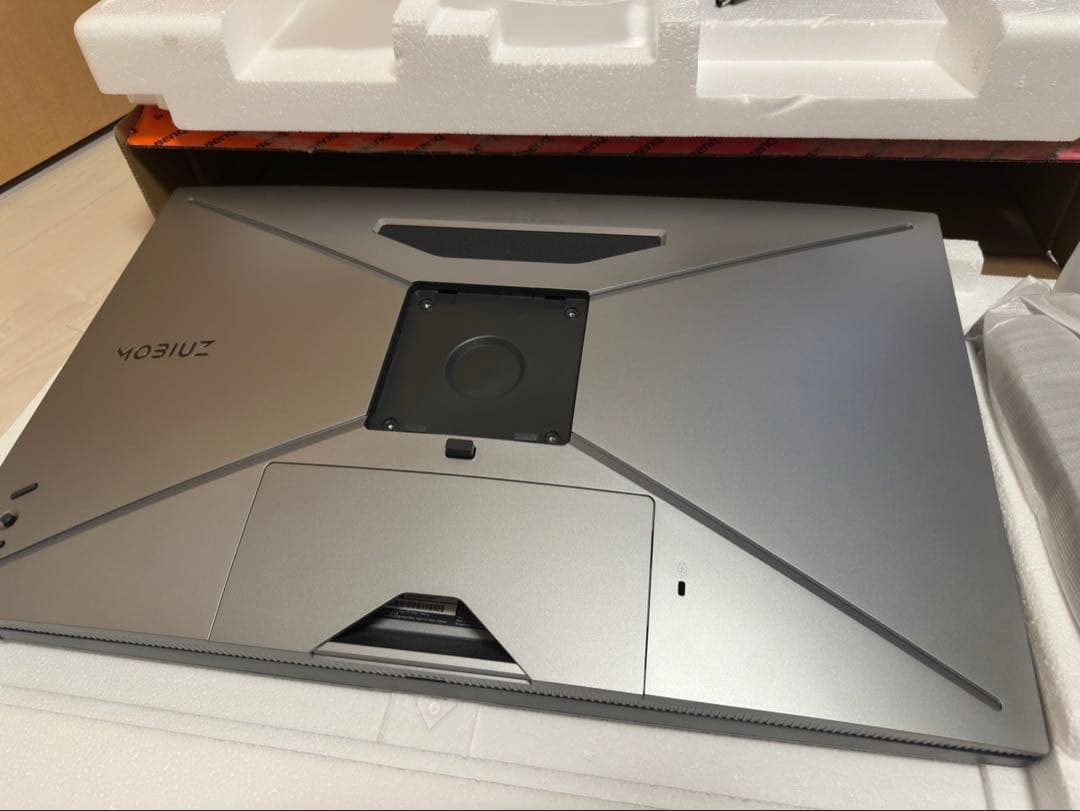 BenQ MOBIUZ EX2710Q ゲーミングモニター　27インチ