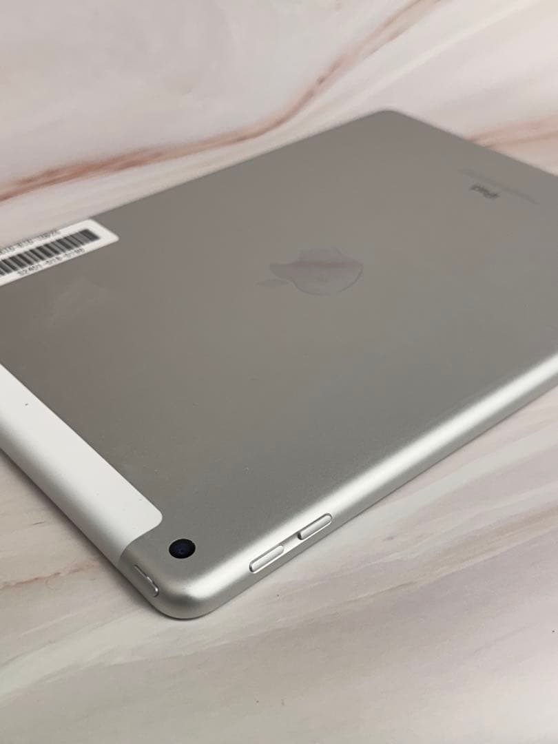 ipad第５世代32GB wifi+cellular simフリーシルバー