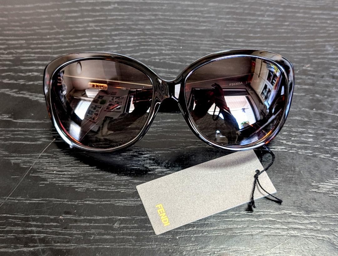 FENDI レディス　サングラス　FS5305A　ズッカ柄(新品未使用)