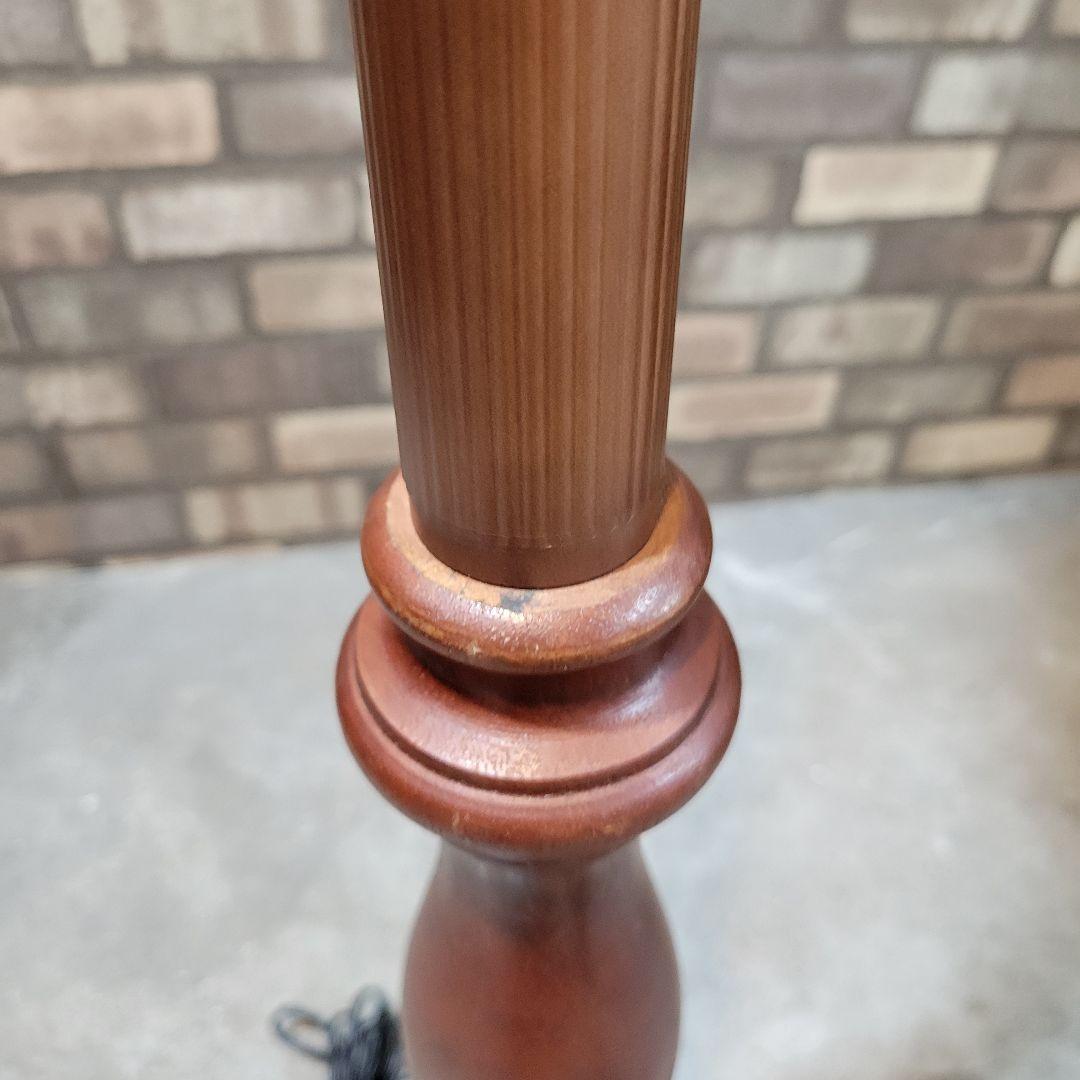 乳白のガラスシェードが可愛い☆ランプ スタンドライトアンティーク ヴィンテージ