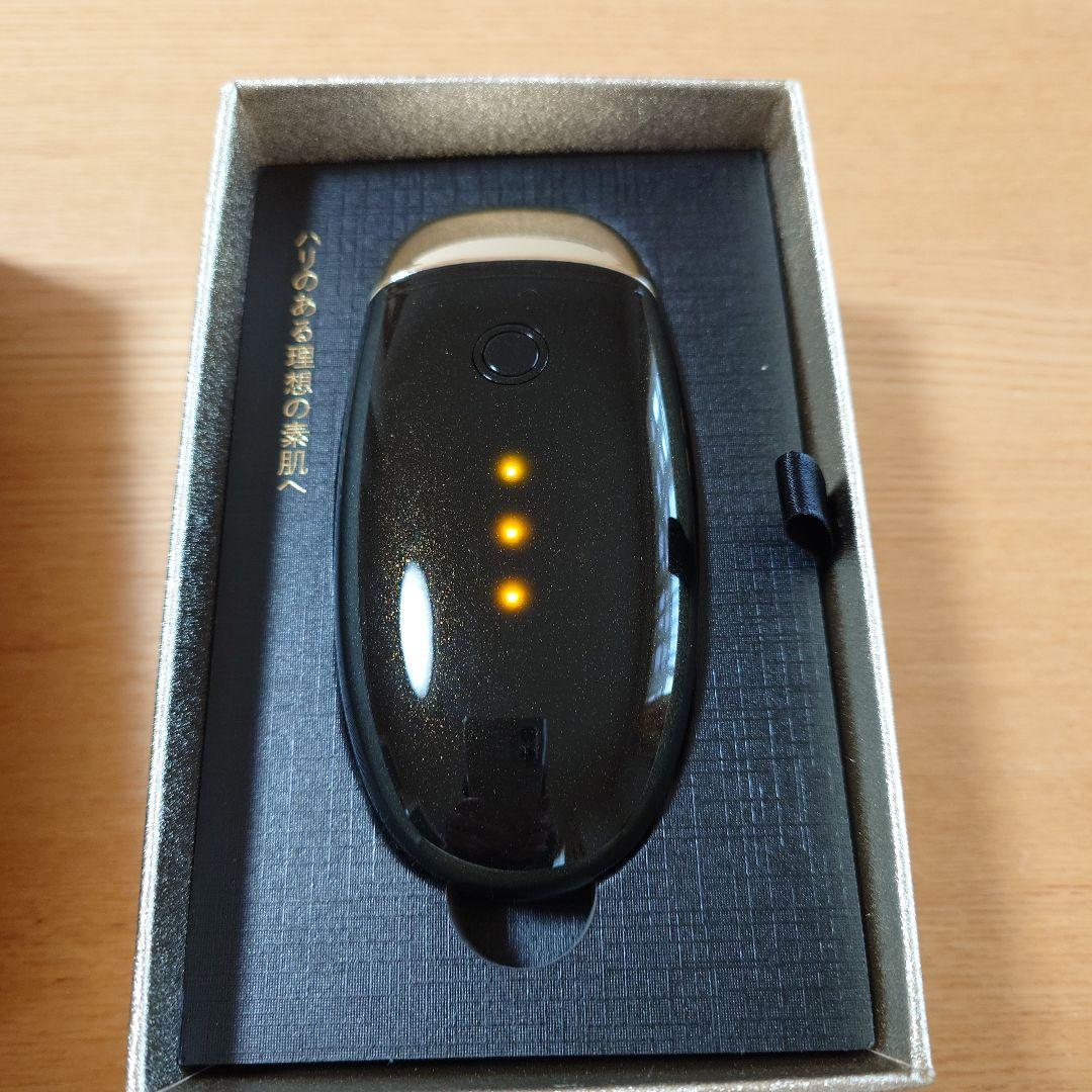 アーリーバード 　EMS複合美顔器FacePump™ Premium