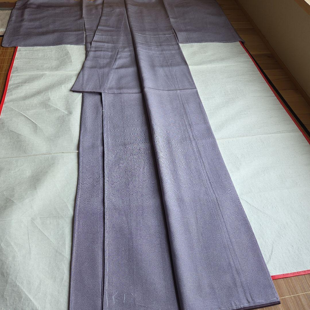 淡い灰青紫色　伊勢型両面染めの鮫小紋