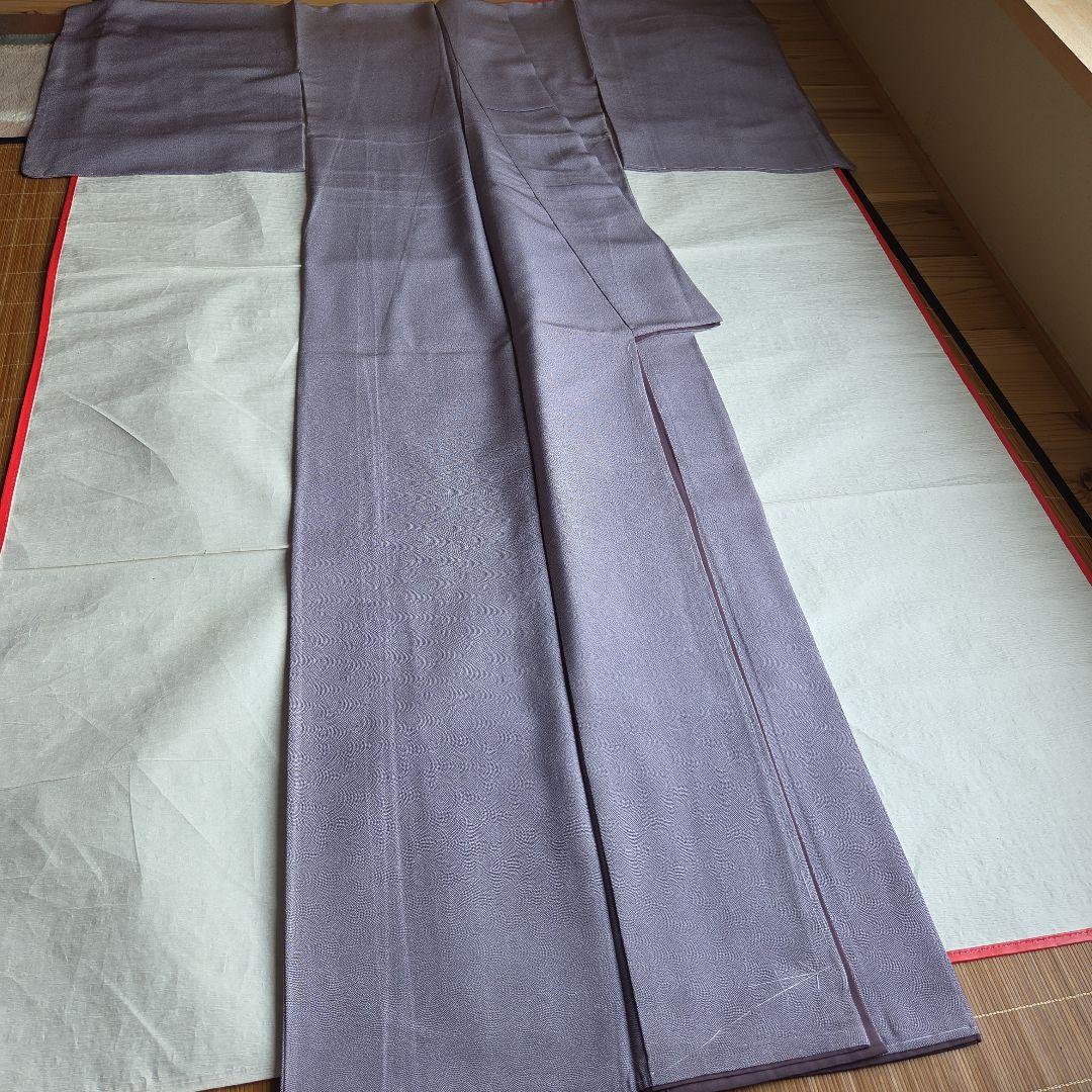 淡い灰青紫色　伊勢型両面染めの鮫小紋