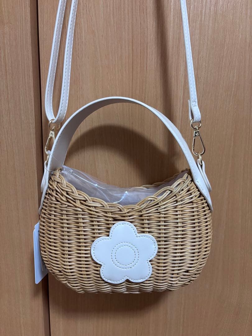 新品MARYQUANTラタンデイジーパッチ 2WAYショルダーベージュNew