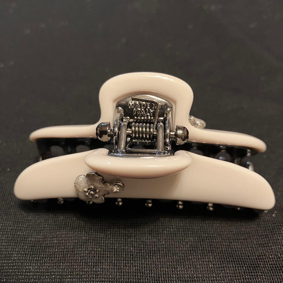 【美品】acca アッカ　ヘアクリップ フラワーモチーフ付　ホワイト　M