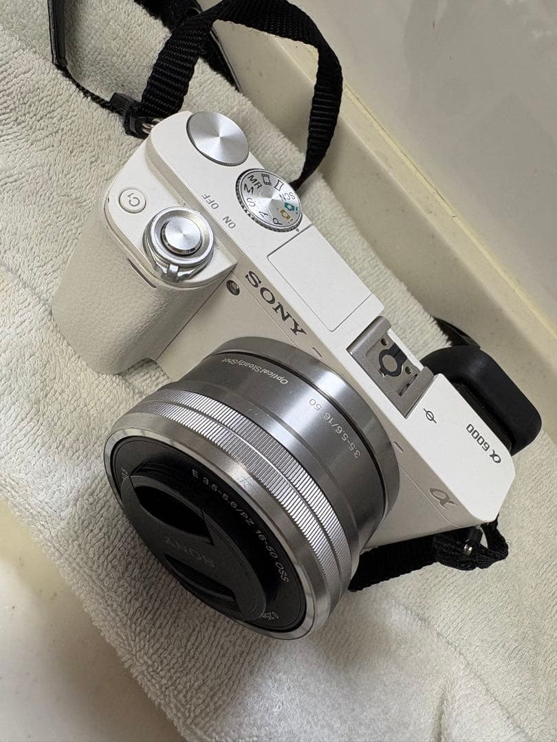 SONY α 6000 ミラーレス一眼　値下不可