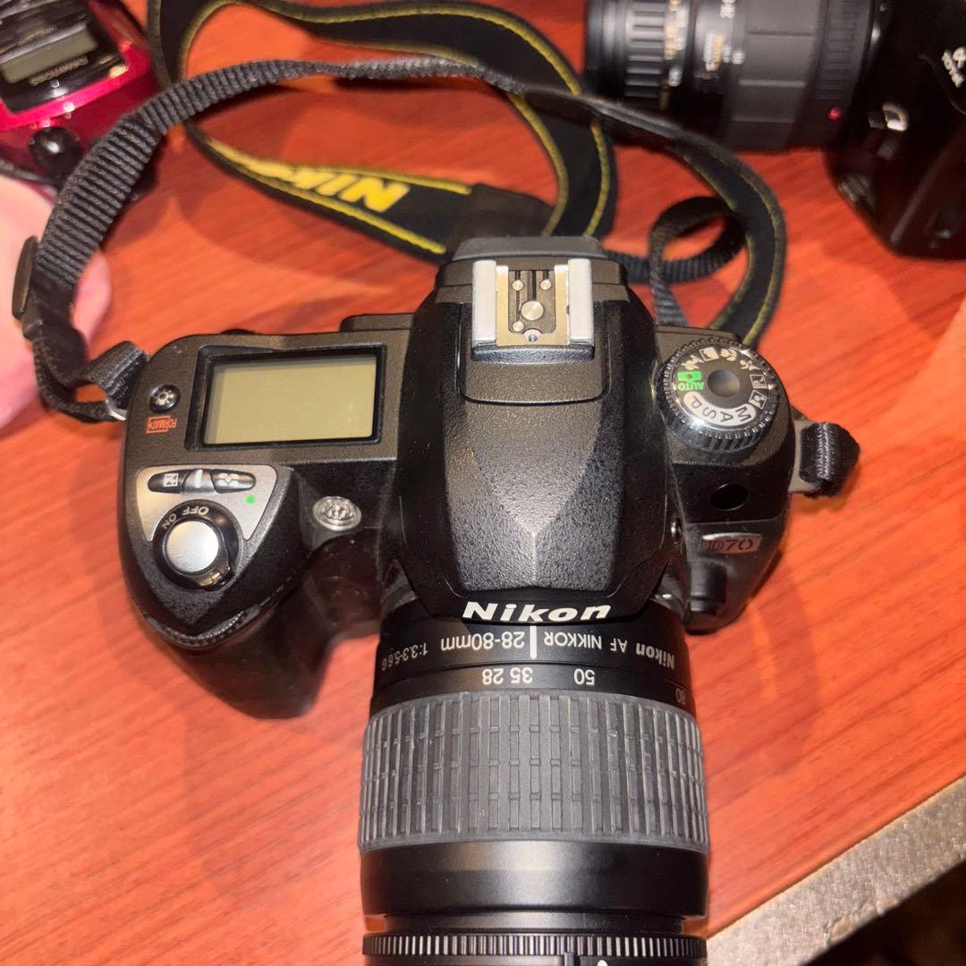 Nikon D70 デジタル一眼レフ 本体