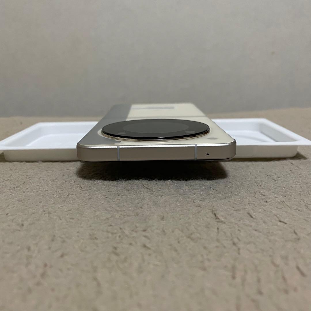 【新品】LiberoFlip A304ZT ZTE ゴールド 金色 SIMフリー