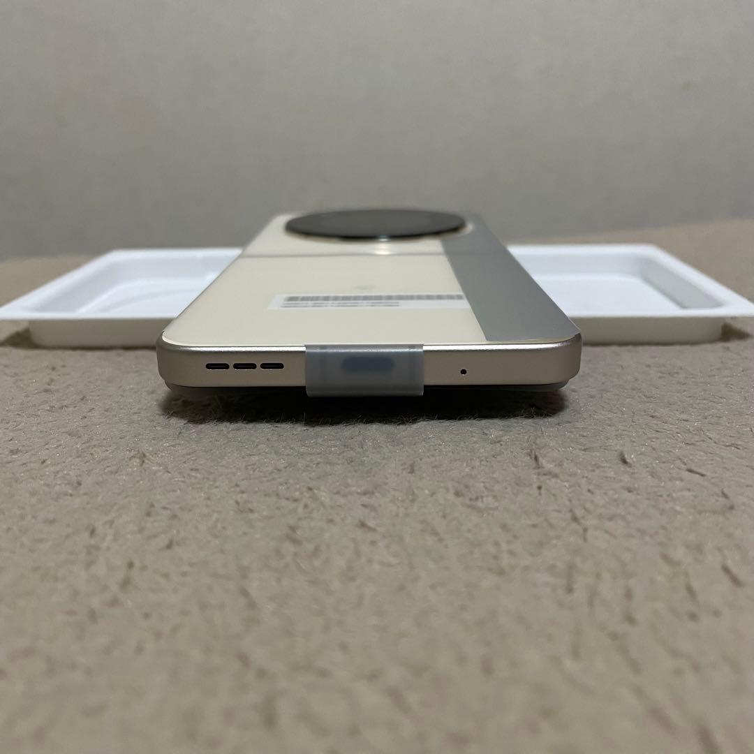 【新品】LiberoFlip A304ZT ZTE ゴールド 金色 SIMフリー