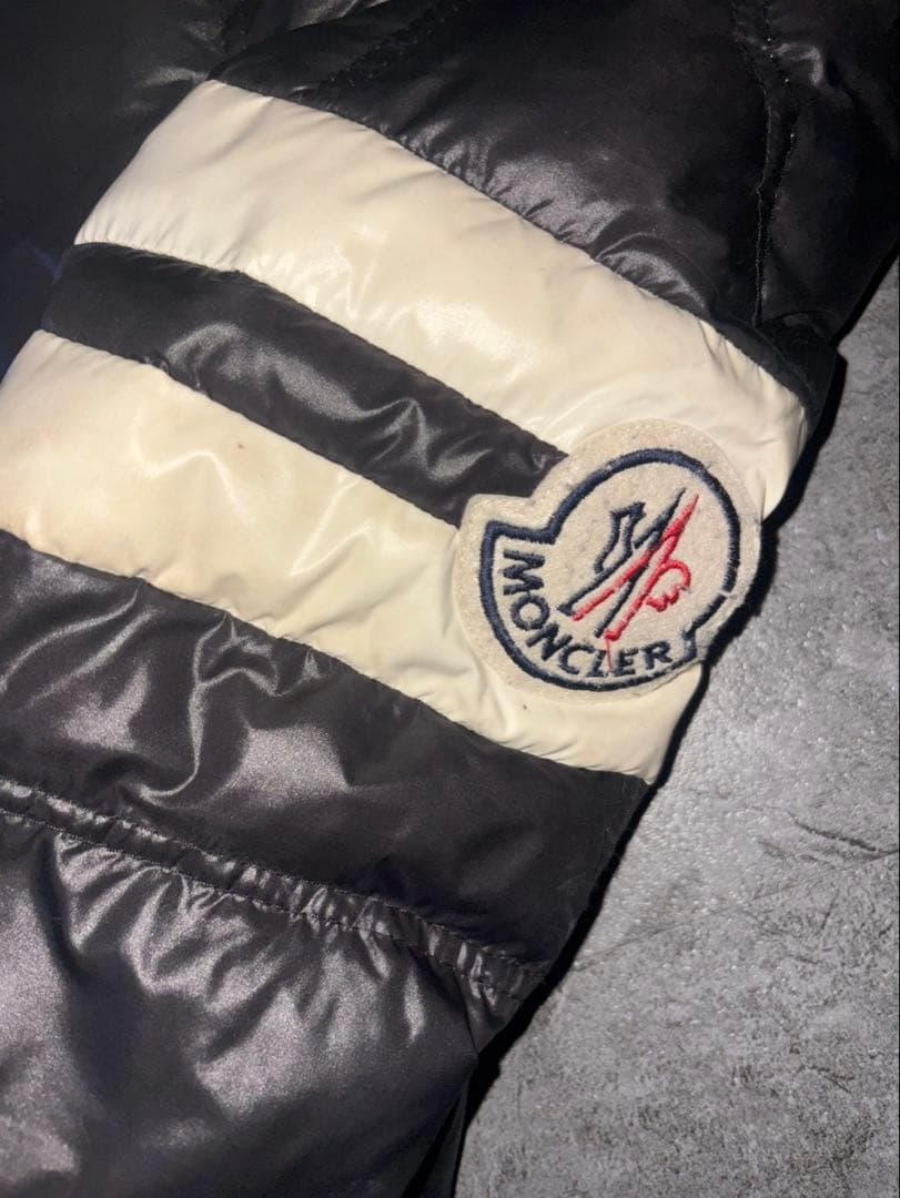 MONCLER フード付きダウンジャケット