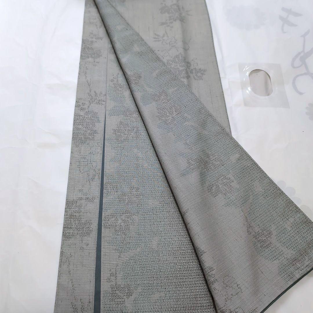 新品 未使用 正絹袷 本場結城紬 亀甲100 蔦の葉 シルエット 白結城 薄緑系