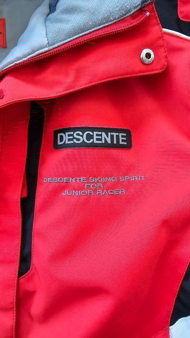 DESCENTEスキーウエア上下(子供用、１６０センチ)