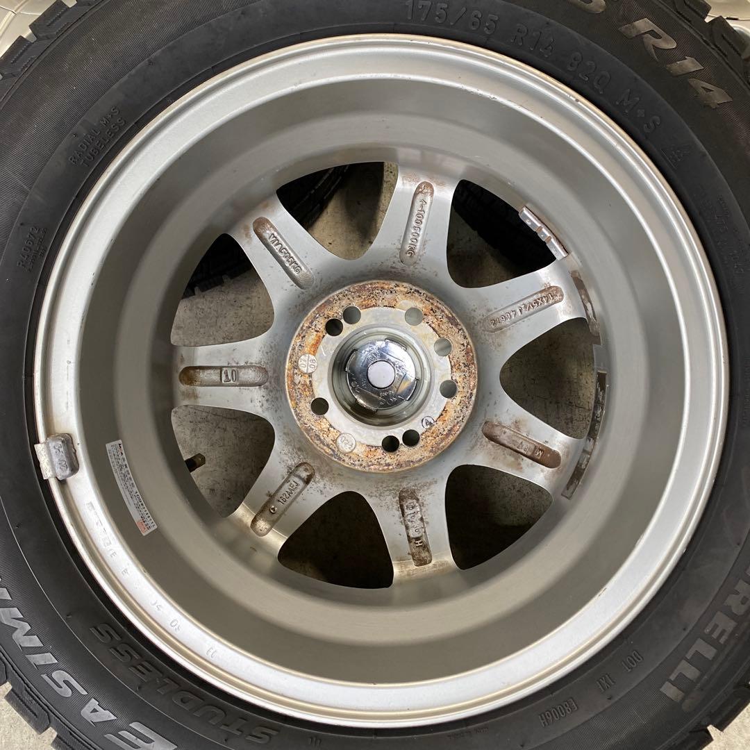 中古バリ溝‼️ピレリスタッドレスセット175/65R14 フィット、デミオ等