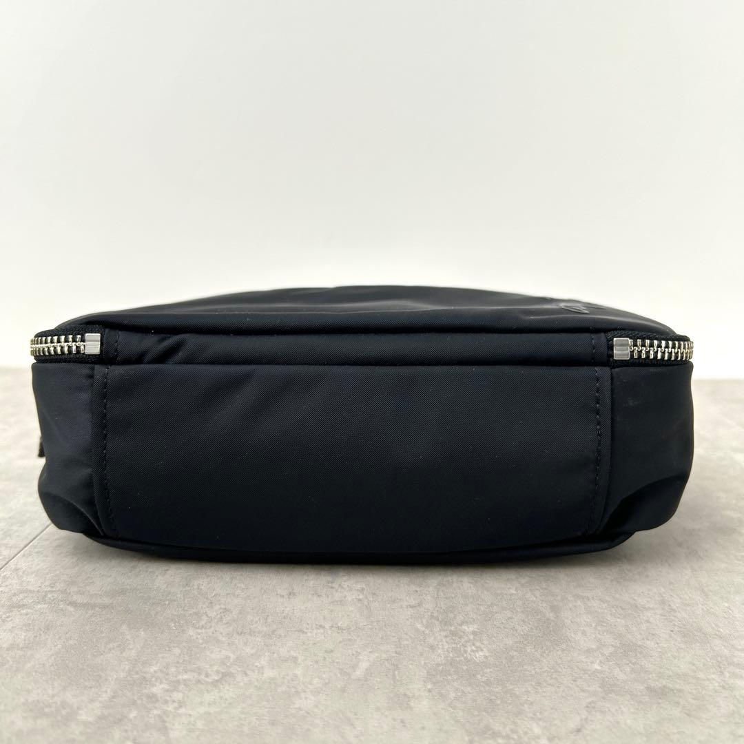 【美品✨️】agnes b コンパクトナイロンショルダーバッグ ブラック