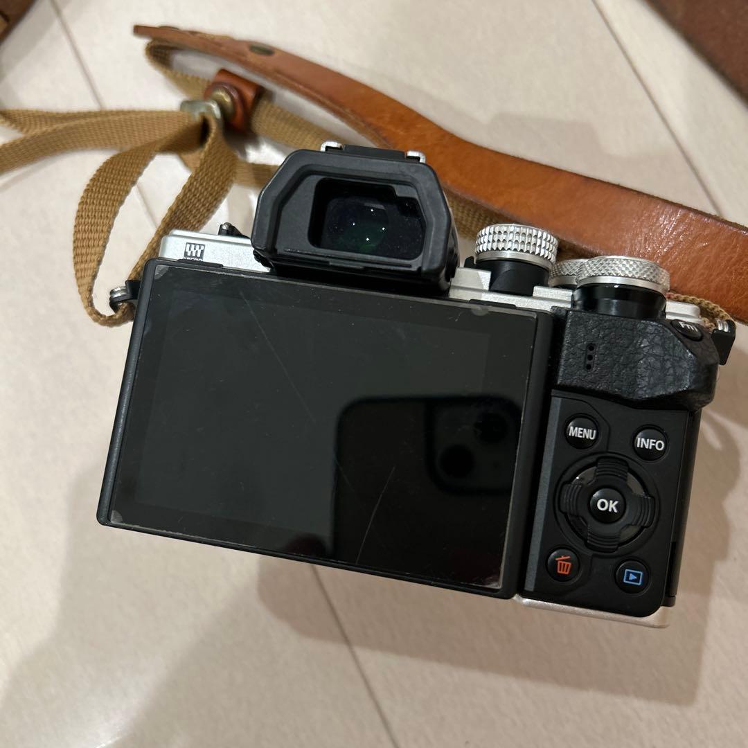 OLYMPUS OM-D E-M10 Mark II + 25mmレンズ