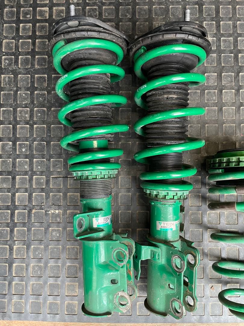 ゆ*様 テイン プリウスα 40 ストリート ベイシスZ 車高調