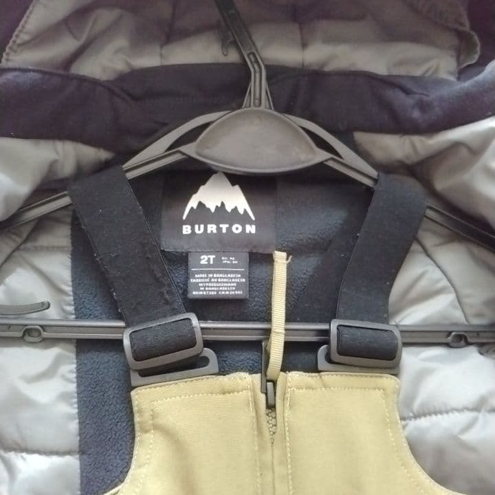 バートン　キッズウェア上下セット　スノボ　2T ご希望あればインナー付けて３点